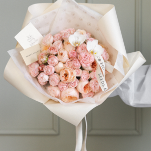 Queen Bee Bouquet